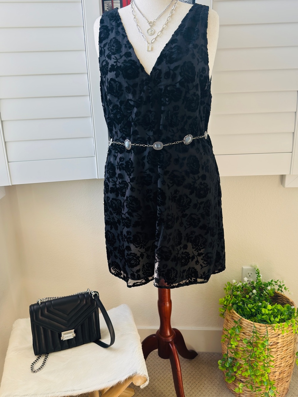 Gap Black Velvet Floral Devoré Mini Dress XXL V-Neck Fit & Flare